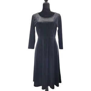 Land’s End Woman’s black velour fit and flare midi dress size S 6-8